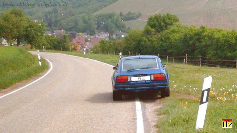 Der 280er von hinten, aber nicht mit 230 km/h auf der �berholspur - Hier waren wir unterwegs im Schw�bischen, im "L�ndle". Und wir sind wieder gesund und munter heimgekommen. Ohne Navigationsger�t f�r denkfaule Orientierungslose. Ohne ABS und Antischleuder-Programm und Airbacks, ohne USB-Steckdose und anderen Bockschei�, weil wir Auto fahren wollen und darum mitdenken und einfach vorausschauend fahren wie einst mit dem 38/40 Tonner. Wir brauchen auch keine Monitore in den Kopfst�tzen des Vordermannes, denn wir schauen raus in die Natur. Wir reisen. Ich werde keines meiner beiden Autos (mein Primera von 1993 hat auch nichts von all dem an Bord, ist ebenfalls noch Auto pur und wird nach einem EMP noch brauchbar sein) verkaufen. Au�erdem haben die Motoren noch Ketten (statt Zahnriemen) zum Antrieb der Nockenwellen und viele andere Feinheiten, die man vor allem auch als echter Motorradfahrer alter Schule und damit auch Selberschrauber sehr wohl hoch zu sch�tzen wei�.