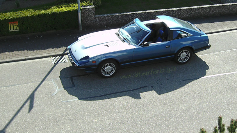 Der Nissan-Datsun 280ZX oben ohne. Und so an einem Sp�tsommertag mit dem Wind im Haar und Simon & Garfunkel  in den Ohren  in die Morgend�mmerung cruisen - eine tragf�higere Bridge Over Troubled Water - auch Leben genannt - findet man nicht.